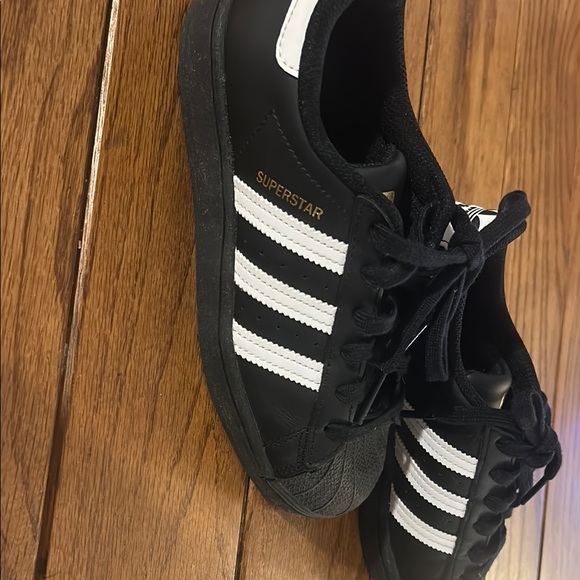NWOT Adidas superstar shoes ❤️ - Picture 4 of 8